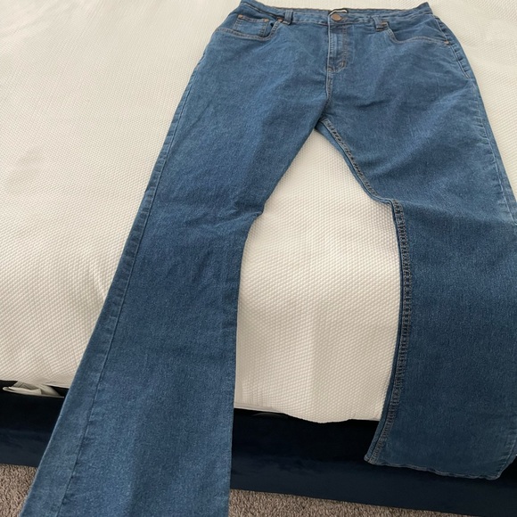 Shape Mid Wash Stretch Denim Flared Jean - Picture 3 of 4
